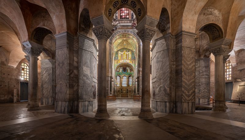 Basilica di San Vitale (diritti fotografia dell'Opera di Religione della Diocesi di Ravenna, courtesy Servizio Turismo di Ravenna)